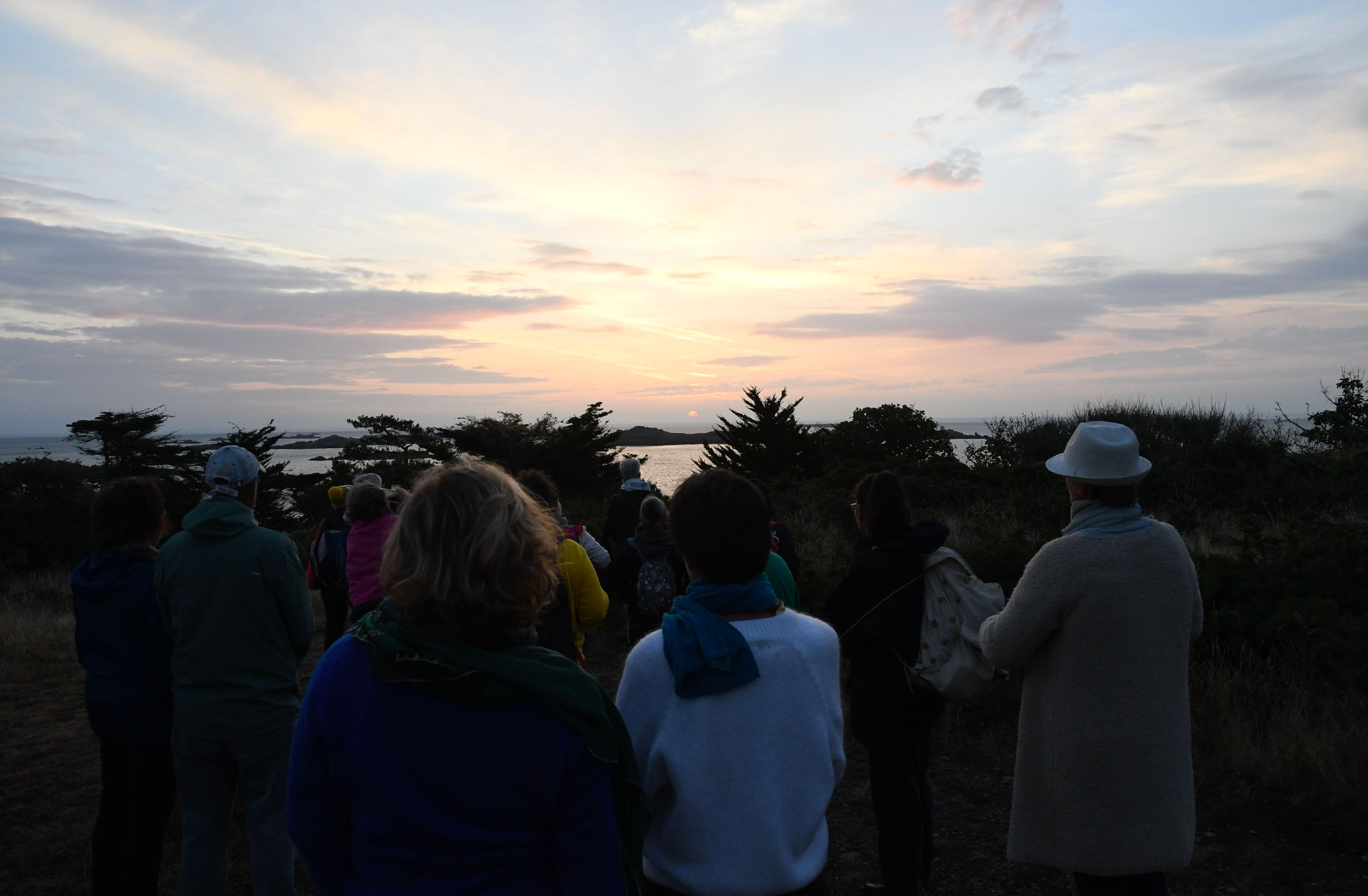 Levée de Soleil, îles Chausey, image : Le Dit de l'Eau